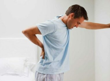 back-pain-sufferer (1)